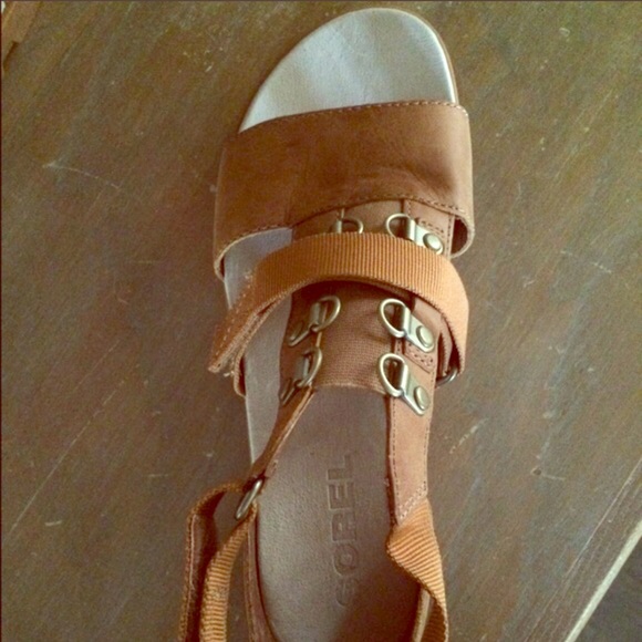 Sorel sandals sz: 7 worn once