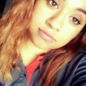 Meet your Posher, Dayana