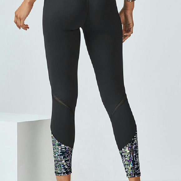 🌷Sold🌷 Fabletics Kelly leggings-dot matrix print - Picture 2 of 4