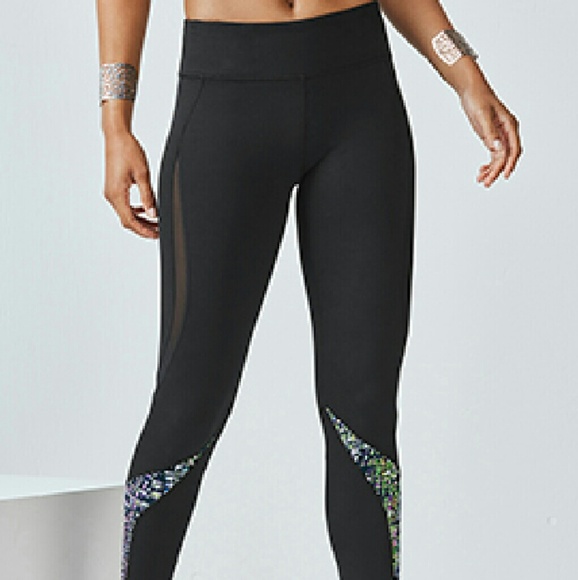 🌷Sold🌷 Fabletics Kelly leggings-dot matrix print - Picture 3 of 4