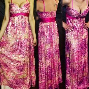 BCBG Maxazria Beautiful gallon built in bra