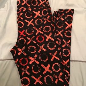 LuLaRoe TC Valentines Day Leggings