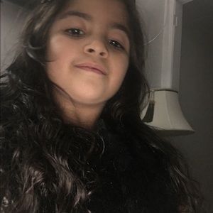 Meet your Posher, Afaf