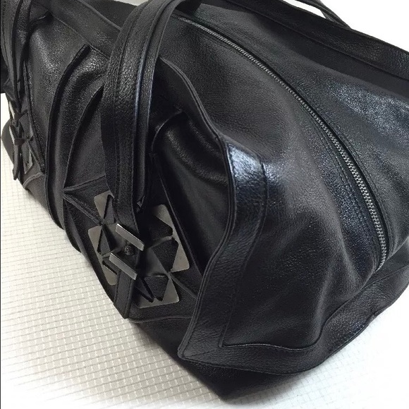 SALVATORE FERRAGAMO BLACK LEATHER HANDBAG FJ21A286 - Picture 2 of 4