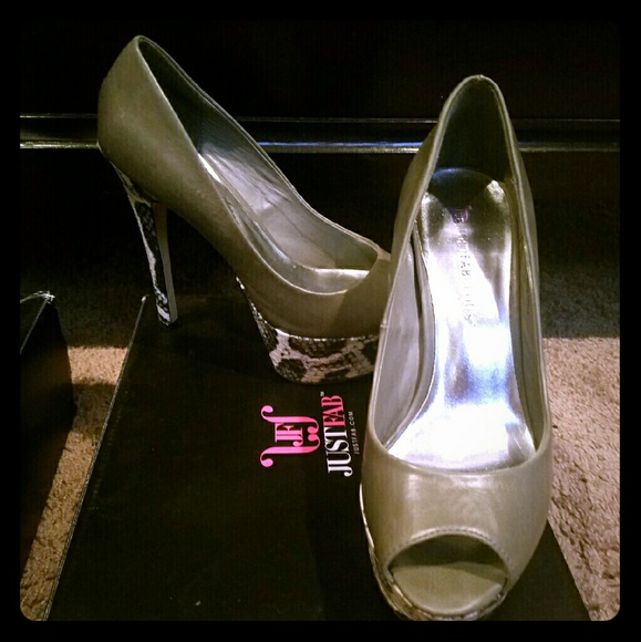 Just Fab pumps