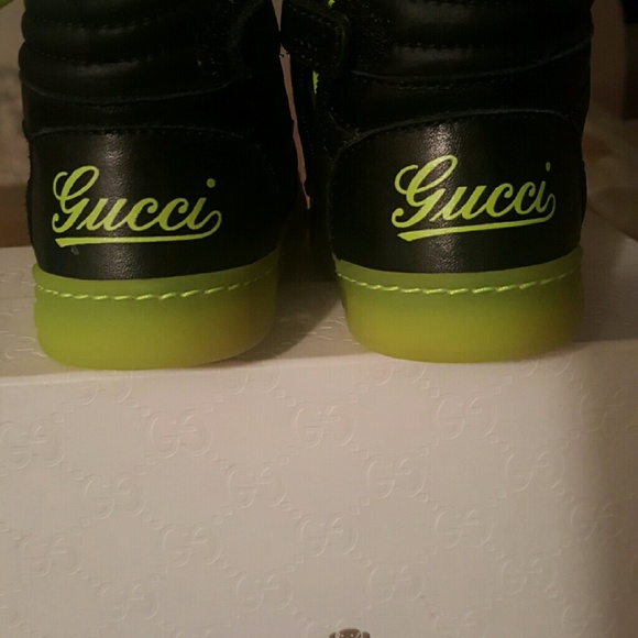 Gucci Sneakers - Picture 2 of 4