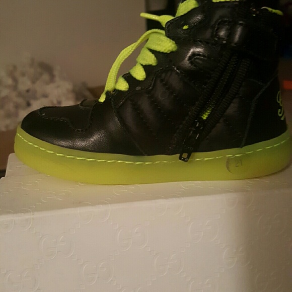 Gucci Sneakers - Picture 3 of 4