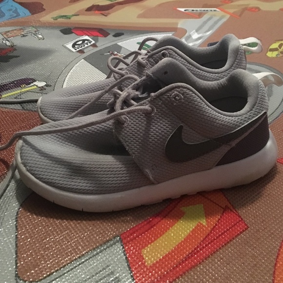 kid Nike roshes