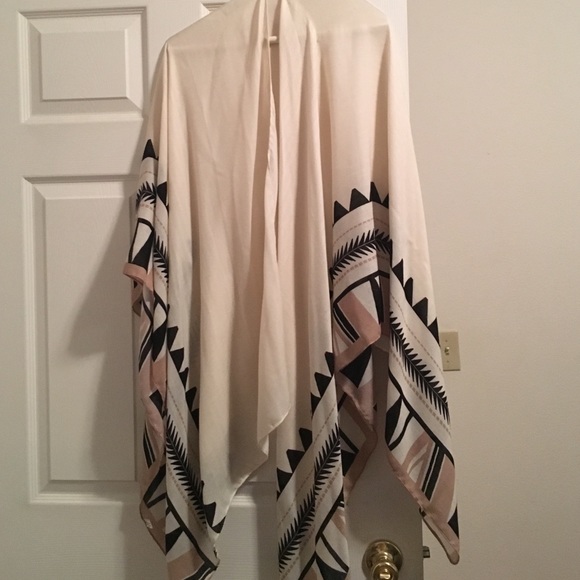 Sweaters - Aztec Print Shawl