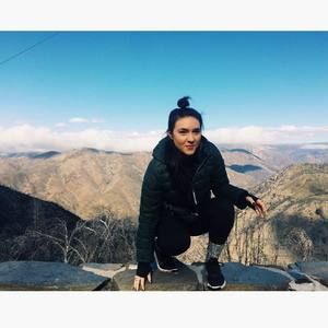 Meet your Posher, Larissa