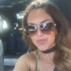 Meet your Posher, Dana