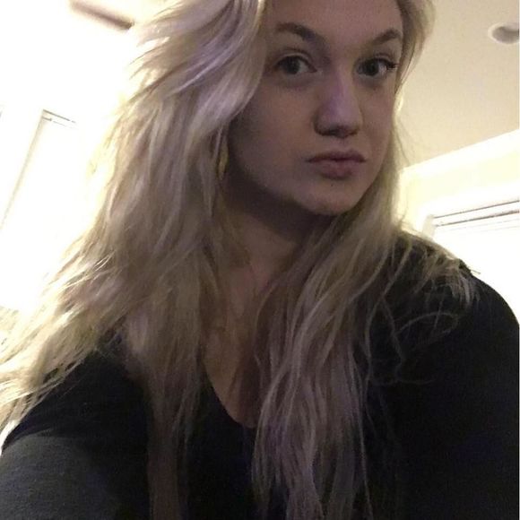 Meet your Posher, Kelly - Picture 2 of 2