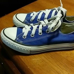Boy or girl Blue Converse
