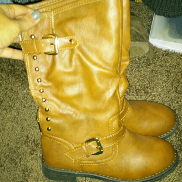 Brand new never worn adult 6