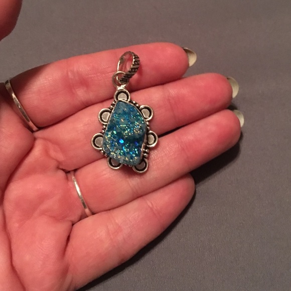 Druzy Pendant 💎 - Picture 2 of 2