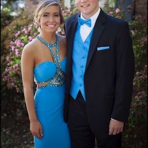 Beautiful prom dress received tons of compliments