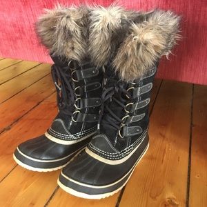 Lightly worn Sorel snow boots