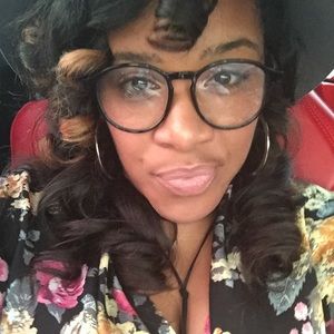 Meet your Posher, Amberley