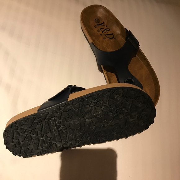 Sandals - Picture 3 of 3