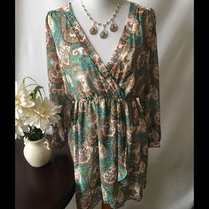 Fun Long sleeve dress with Paisley print