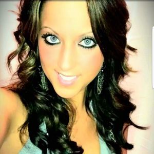 Meet your Posher, Karissa