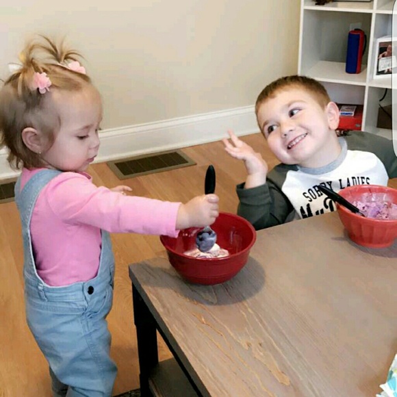 Meet your Posher, Ashlee - Picture 1 of 1