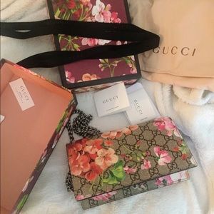 Gucci Wallet/bag chain