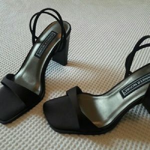 Beautiful Jennifer Moore Shoes!  New WITHOUT  box