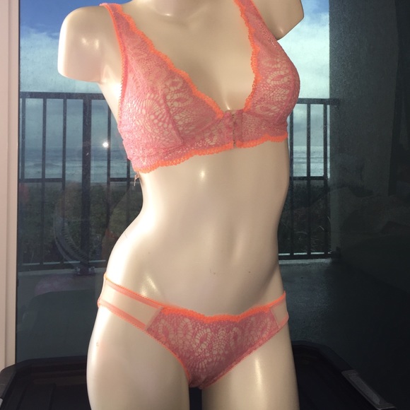 New Victoria's Secret bra panty set S/XS or L/L