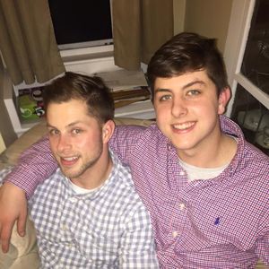 Meet your Posher, Tee