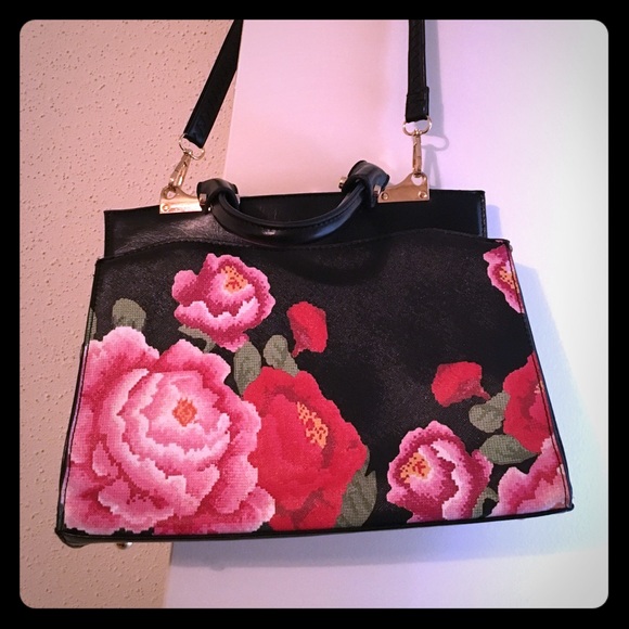 Purse - Picture 1 of 1