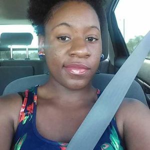 Meet your Posher, Dyonne