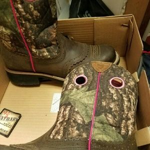 Women's size 9.5 Ariat babyphat boots