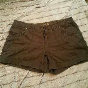 Linen/Cotton brown shorts!