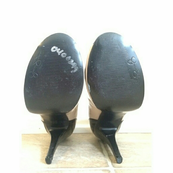 Nwot Jessica Simpson two toned black/cream heels - Picture 3 of 4