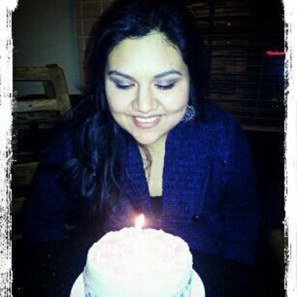 Meet your Posher, Iris - Picture 1 of 1