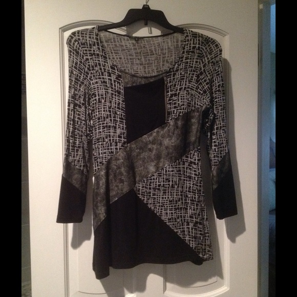 Black w/gray zipper top. Classy