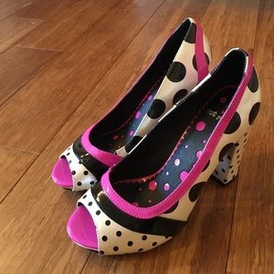 Dotted colorblock heels