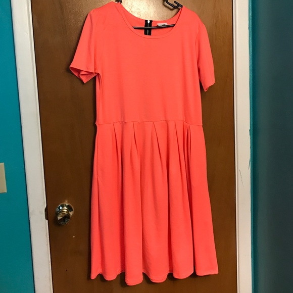 Lularoe Amelia 2XL **this dress has pockets**