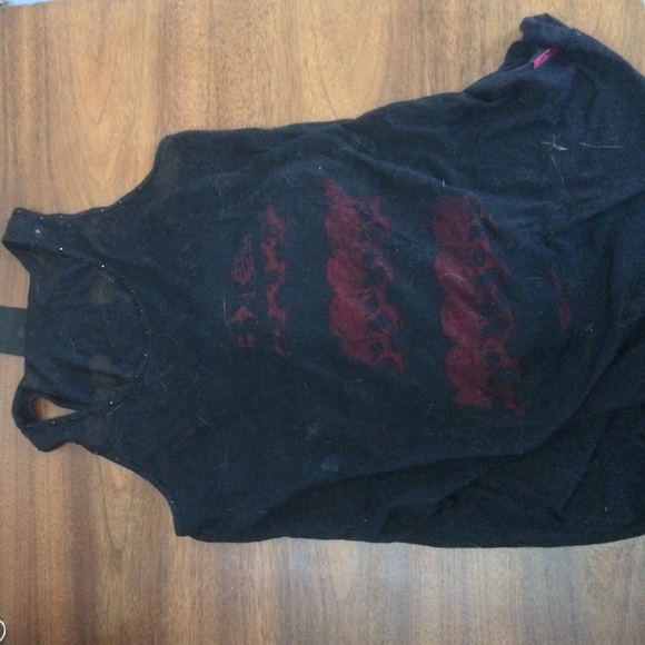 Skull and cross sheer tee