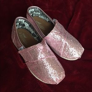 Girls pink Toms