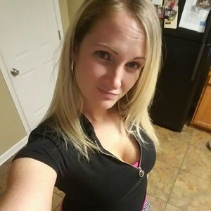 Meet your Posher, Candace