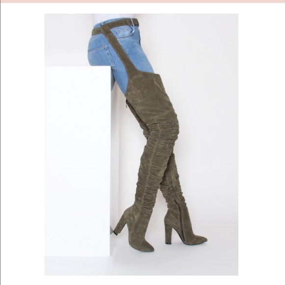 Thigh high boots with belt (Black)