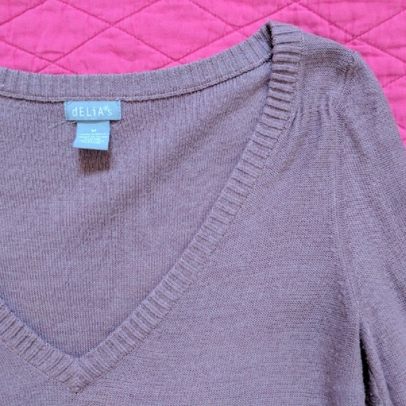 Mauve V-neck Sweater