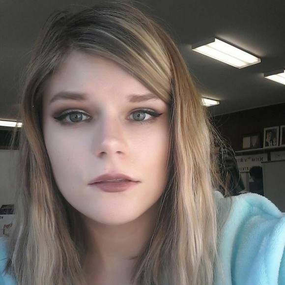 Meet your Posher, Megan - Picture 1 of 1