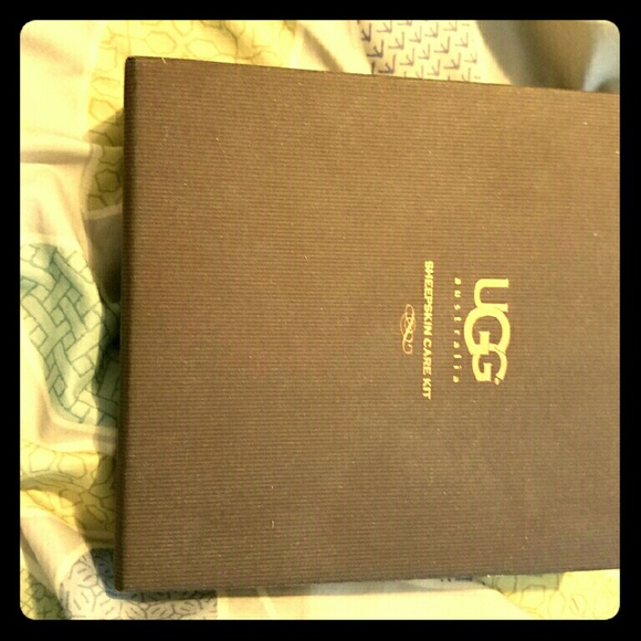 Ugg sheepskin care kit