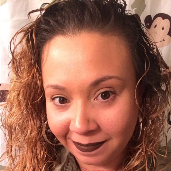 Meet your Posher, Elisha