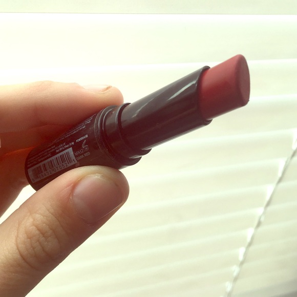 Absolute new york matte red lipstick