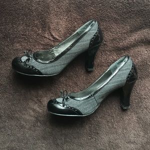 Mudd black patent and gray tweed heels.