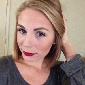 Meet your Posher, Kelli